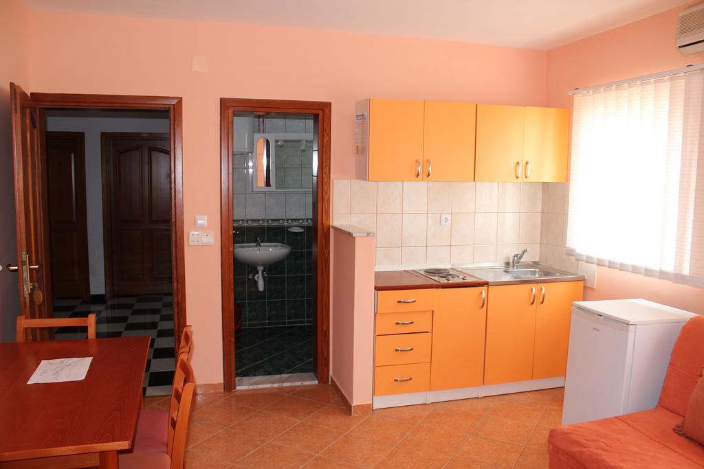 Apartments Villa Pirosi Orebić Rum bild